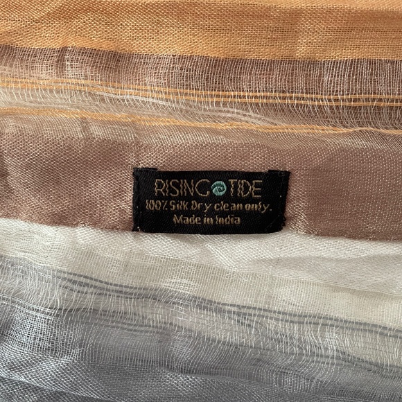 Beautiful RISING TIDE 100% Silk Scarf - Picture 3 of 3